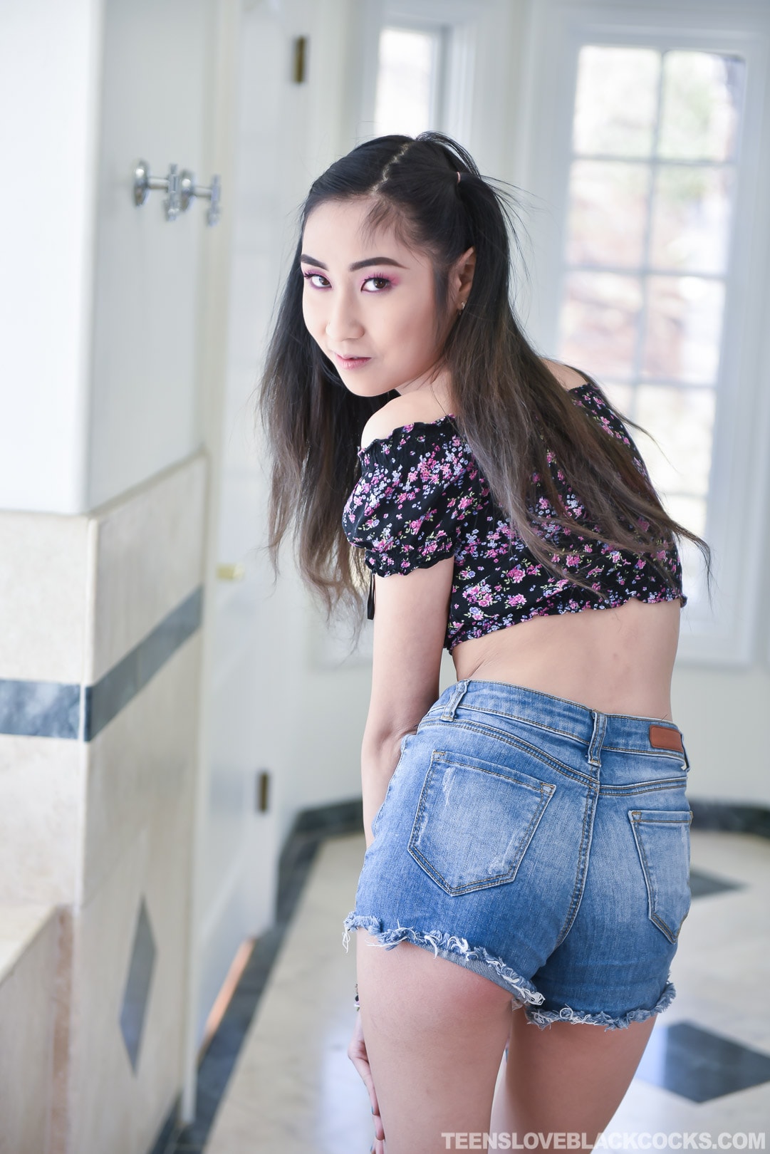 Eva Yi - Asian Teen With Dark And Dirty Dreams | Picture (160)
