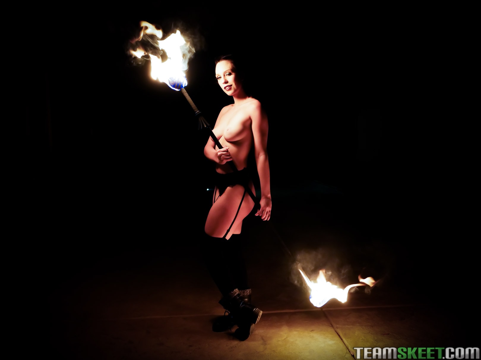 Jade Nile - Smoking Hot Fire Spinner Gets A Blazing Dickdown | Picture (90)