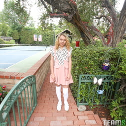 Tiny Bookworm Blonde