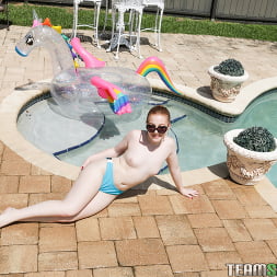 Tiny Cum In The Sun