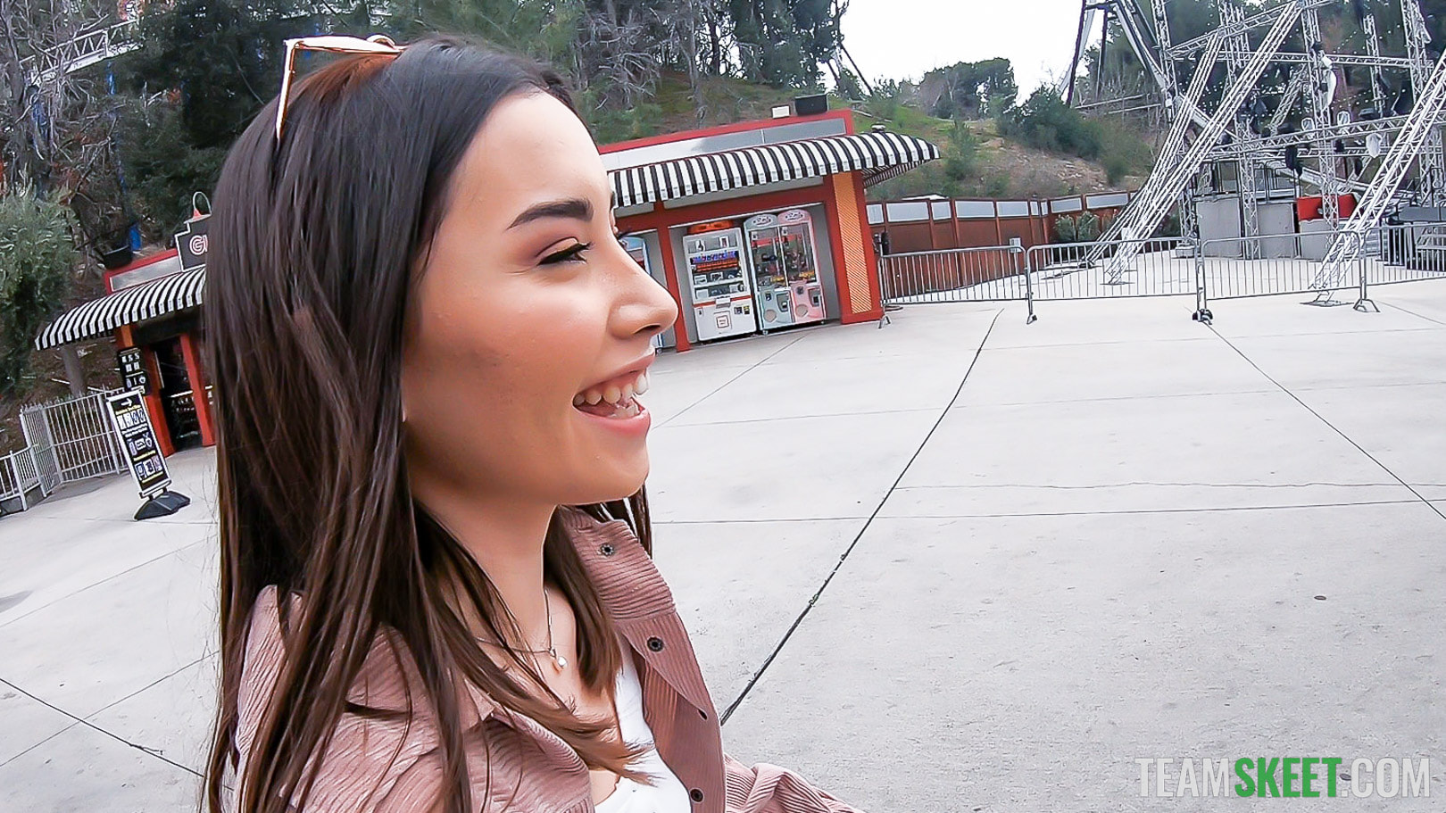 Flashing At The Theme Park