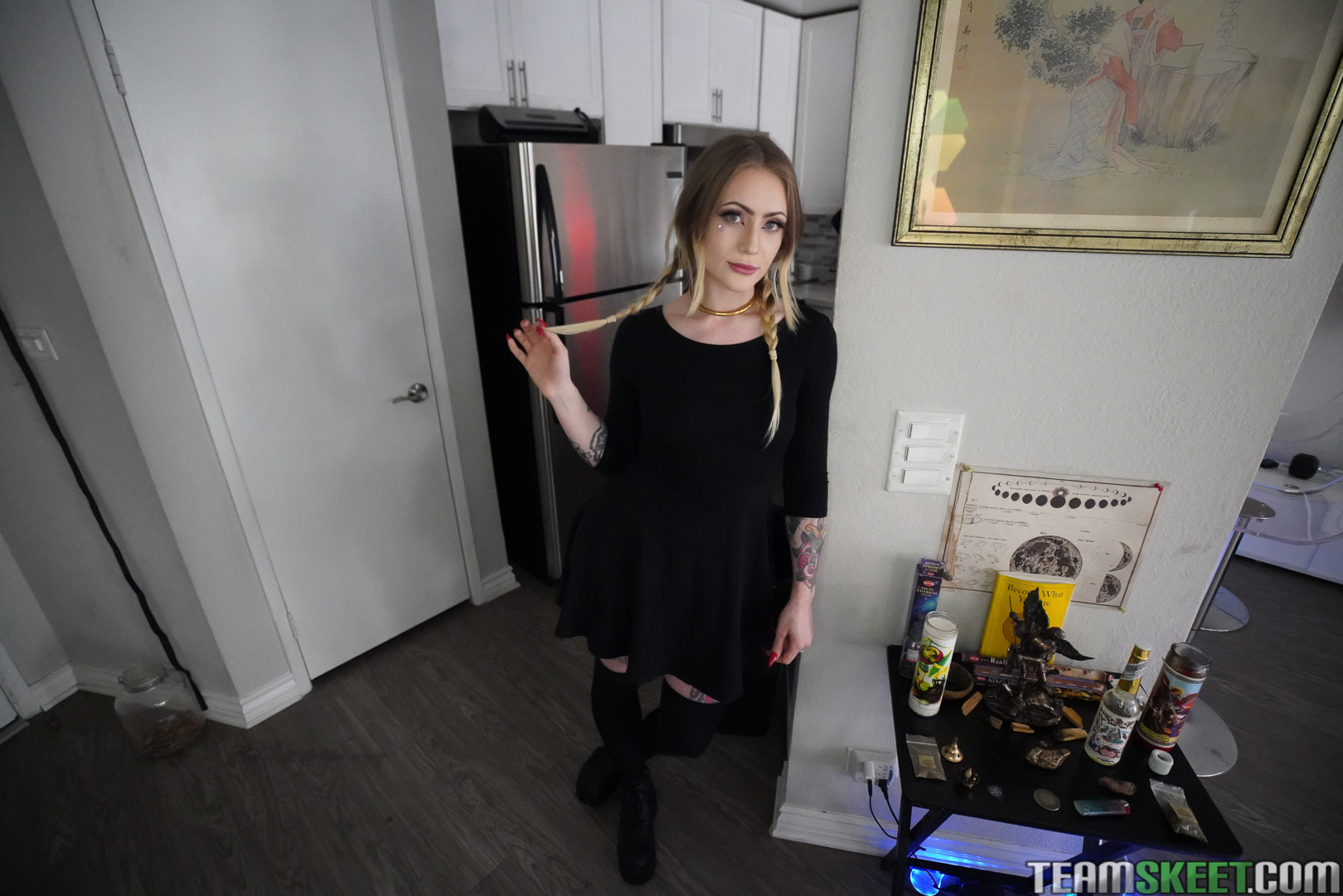 Hot Girls Welcome