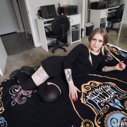 Hot Girls Welcome