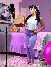 Beca Barbie - Thick Influencer Accidentally Fucks in Front of Fans | Picture (7)