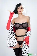 Charlie Valentine - Cruella Intentions, DeVilish Desires | Picture (32)