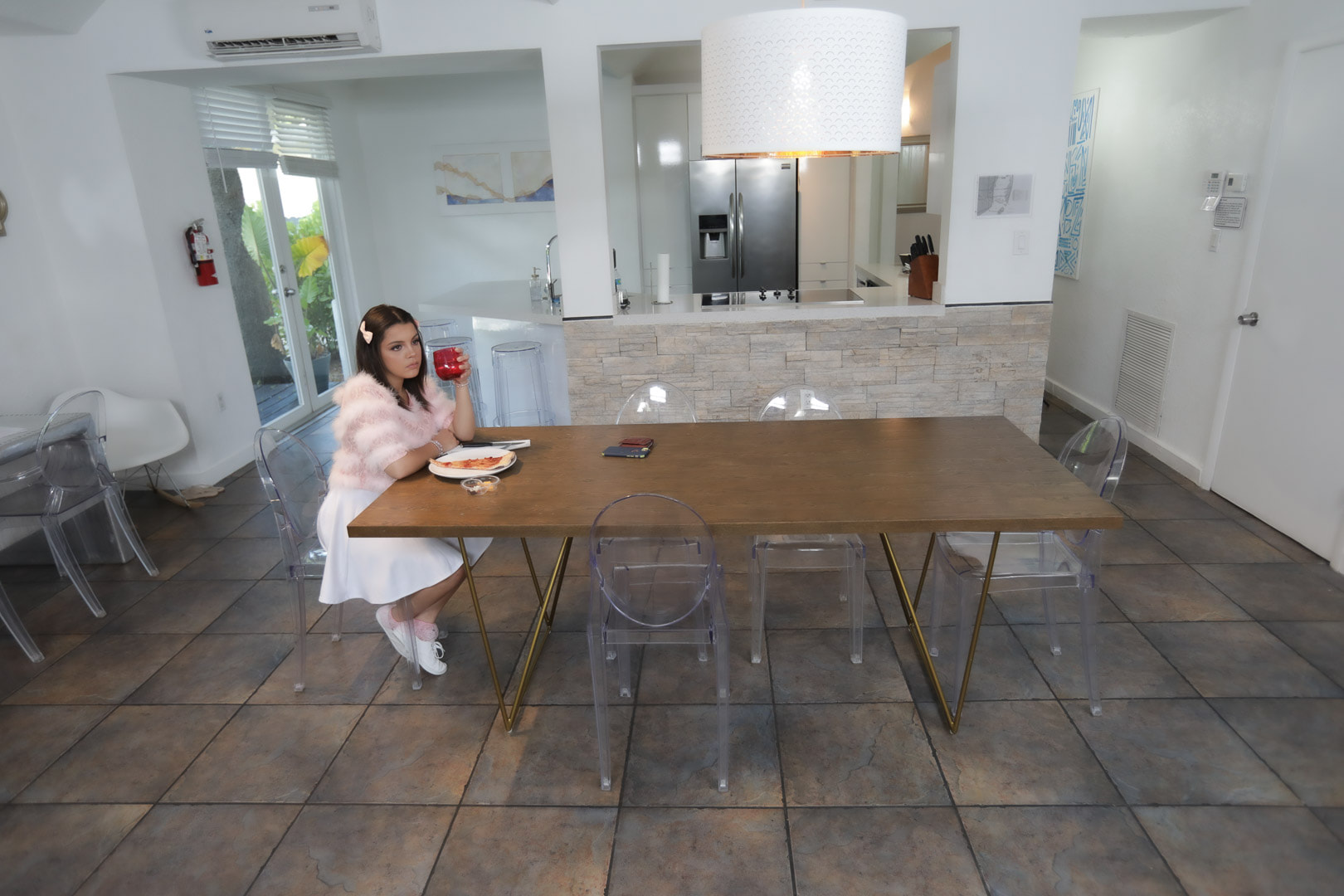 Petite Sex Princess Puts Out