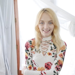 Blue Eye Stepdaughter Creampie