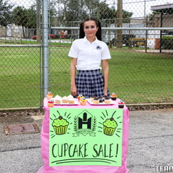 Kharlies Cupcake Sale
