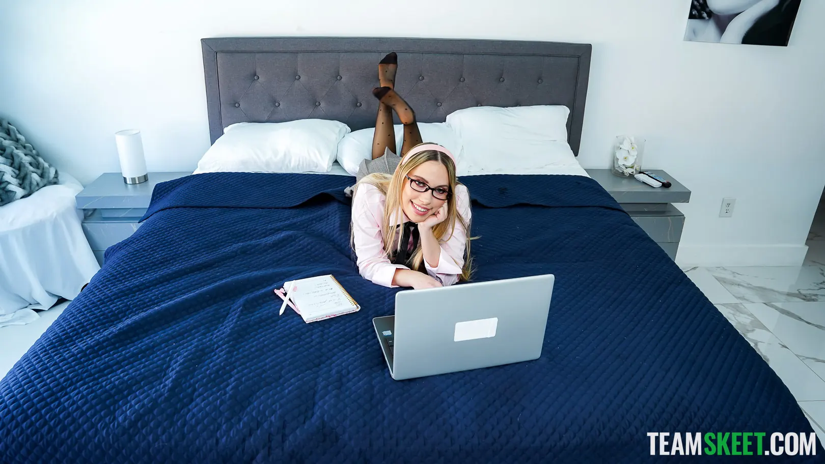 Khloe Kapri - Flip Fucking the School's Tiniest Nerd | Picture (56)