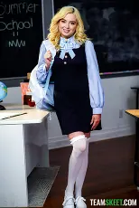 Lexi Lore - Sexo en la escuela de verano | Picture (3)