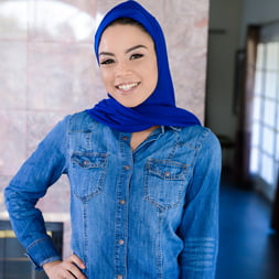 Mini Muslim Makes A Deal