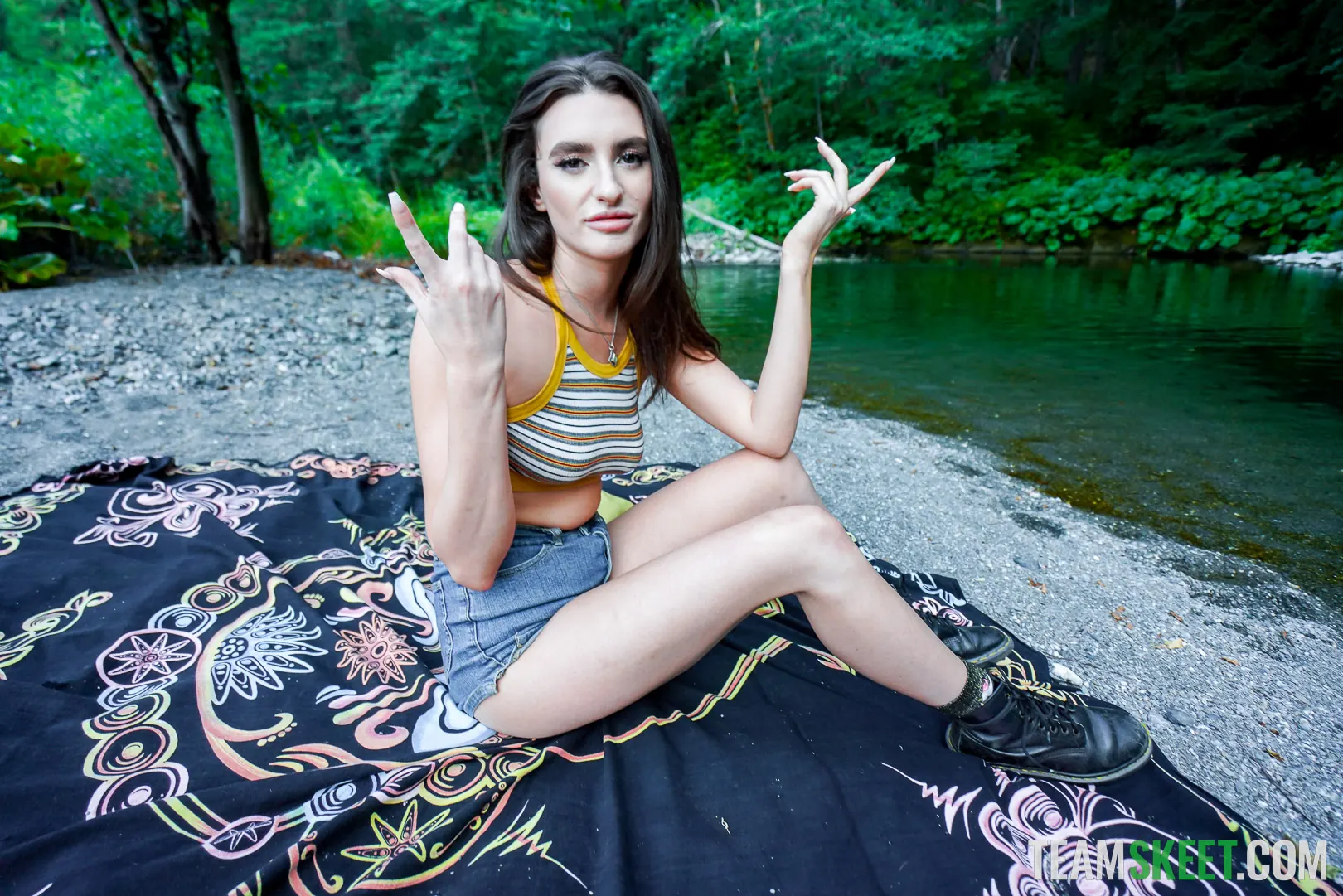 Mila Taylor - Follando en la naturaleza | Picture (15)