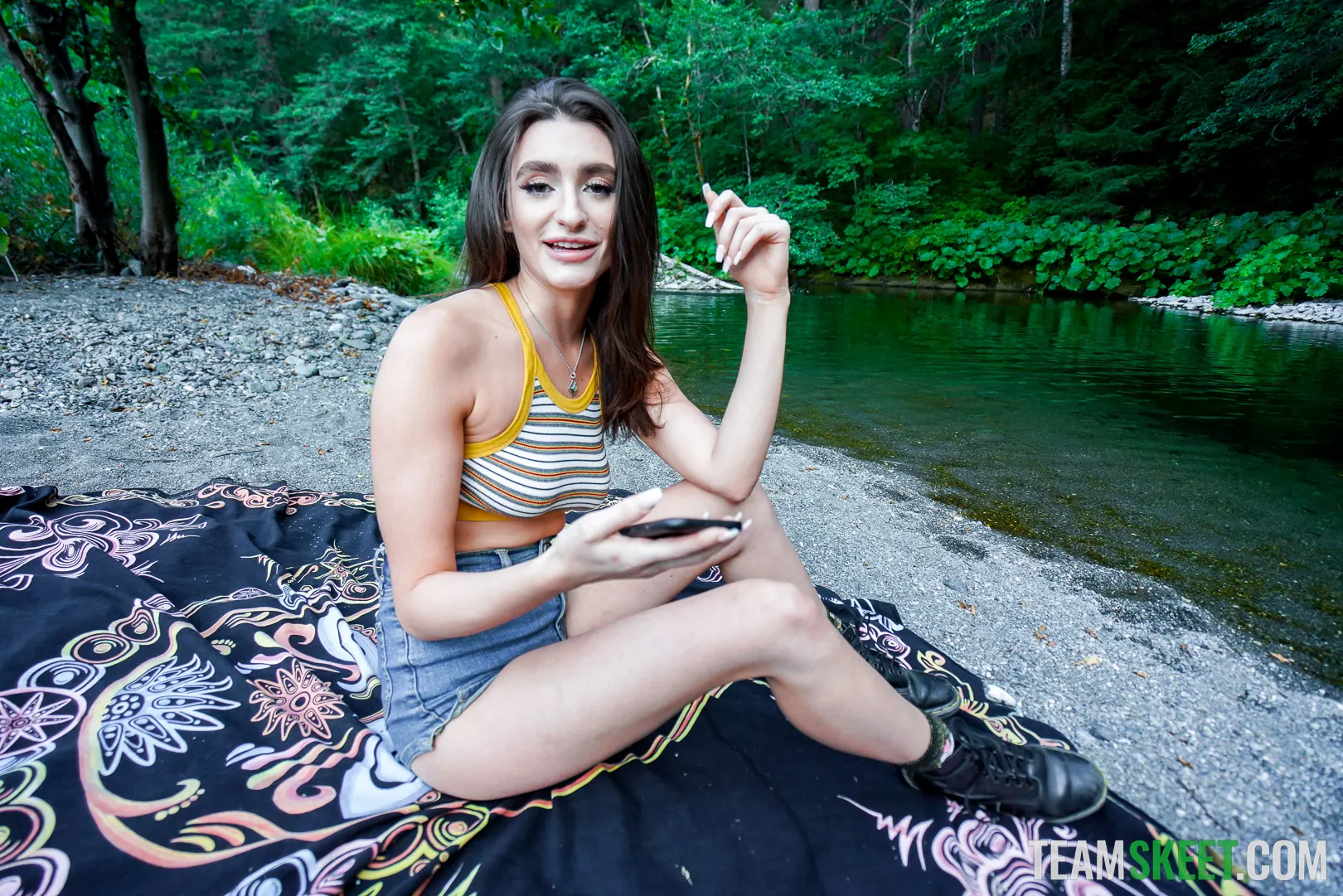 Mila Taylor - Fucking in the Wild | Picture (18)