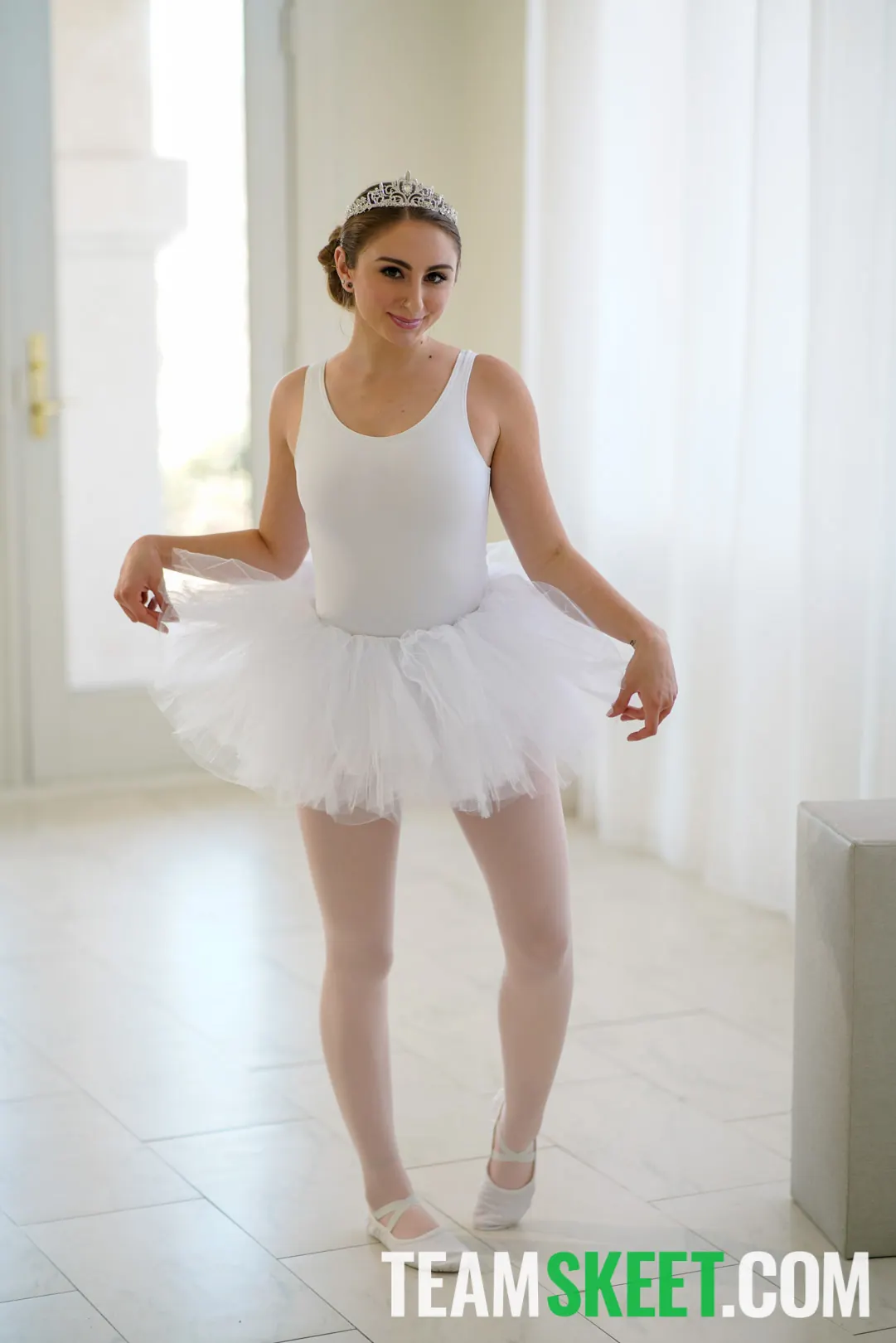 Penelope Kay - Stretchy Lil Dancer | Picture (1)