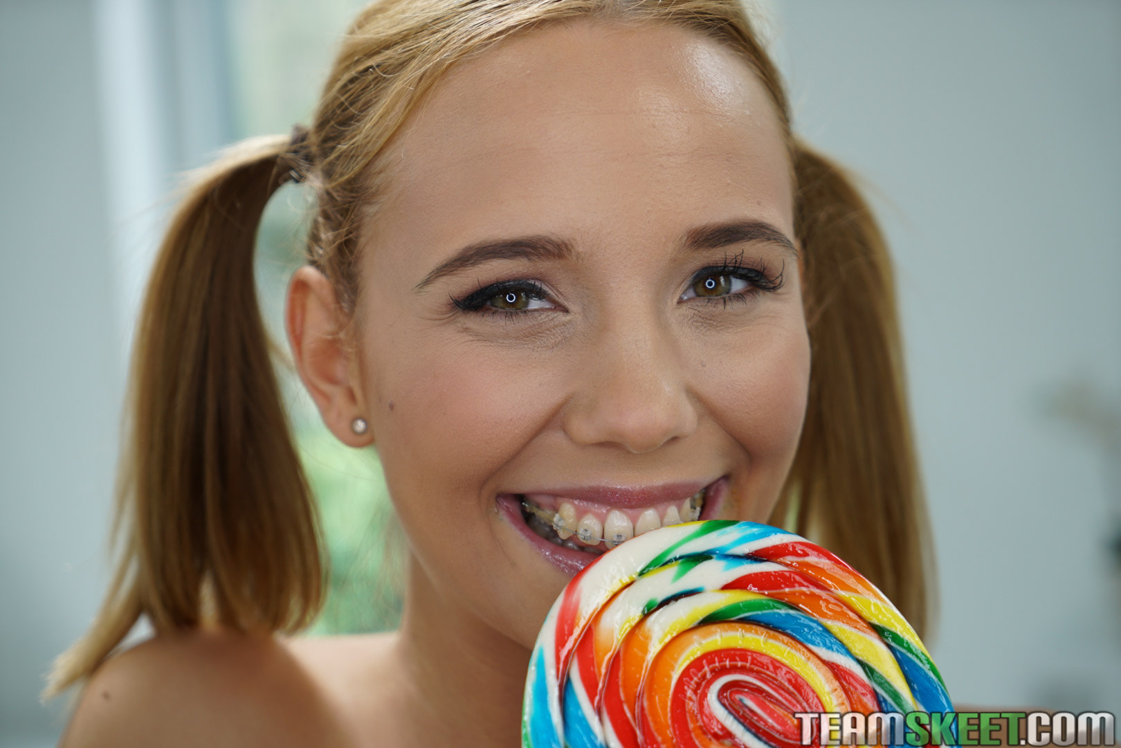 Pigtail Pink Pounding