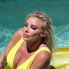 Robbin Banx in 'High Quality Blonde MYLF'