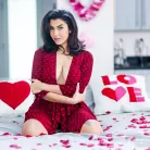 Roxie Sinner in 'Valentine's Date'