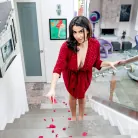 Roxie Sinner in 'Valentine's Date'