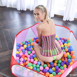 Bubble Pit Pussy Pleasure
