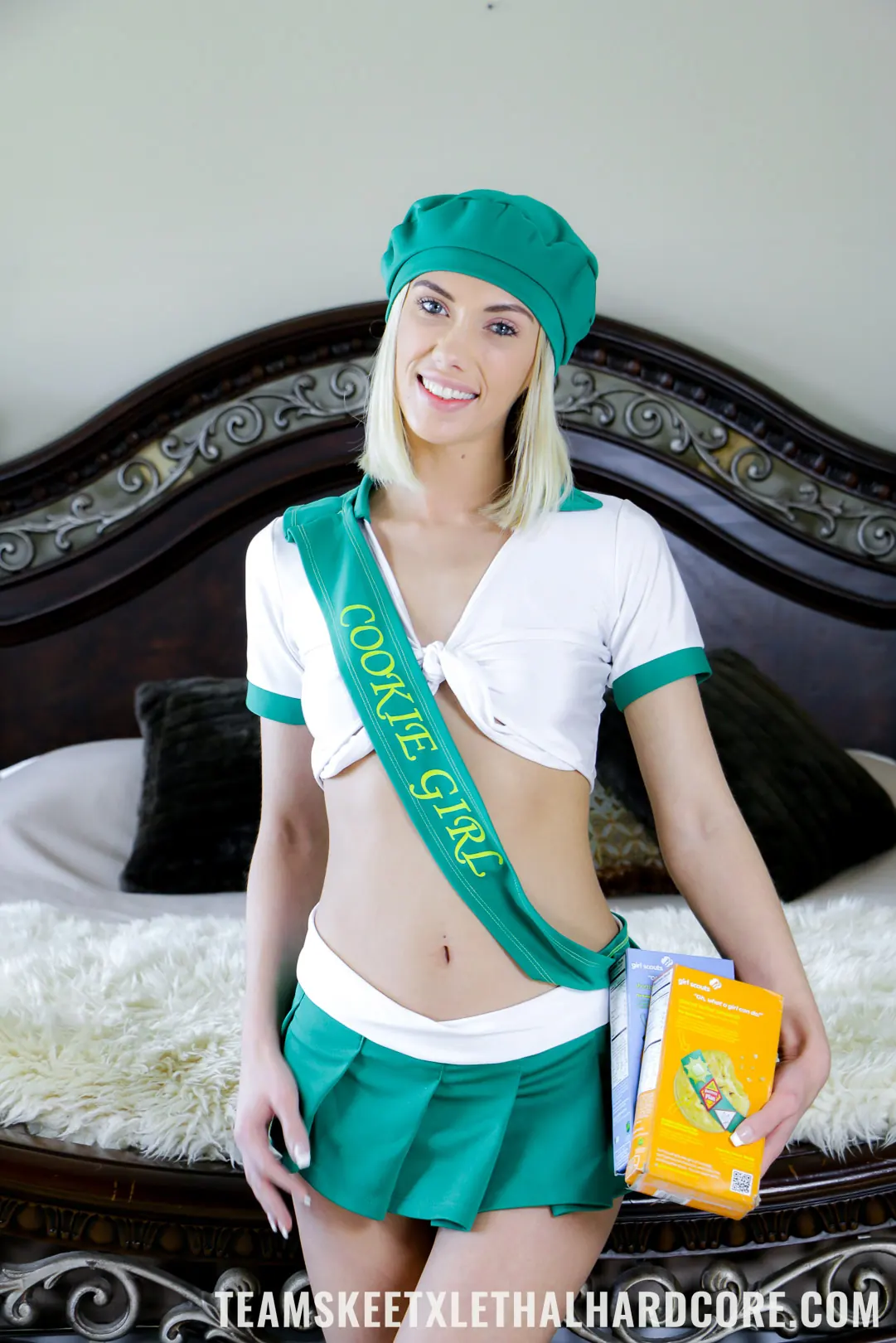 Sky Pierce - Her Pussy Was Sweeter Than Her Cookies | Picture (2)