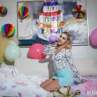 Sofie Reyez in 'Best of Feet Play Compilation'