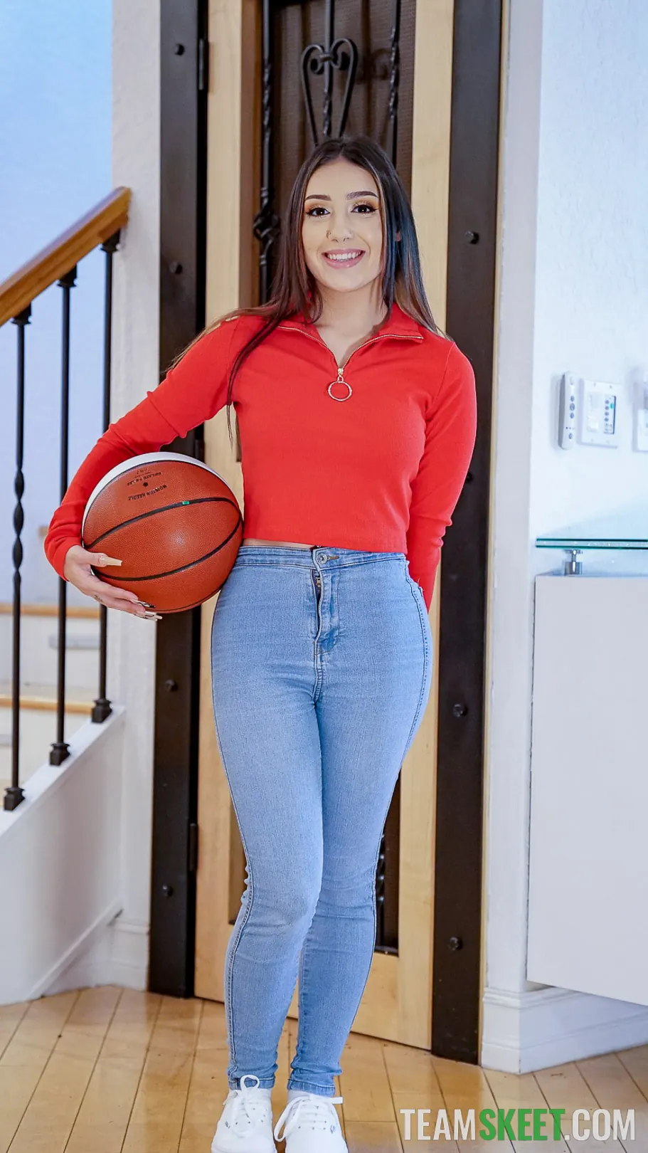 Violet Gems - Play Hard | Picture (1)